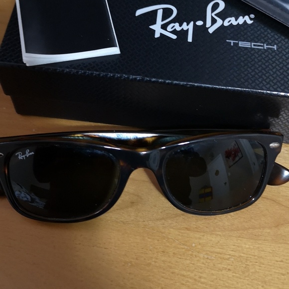 Authentic Ray-Ban 2132 like new with box. - Picture 6 of 8